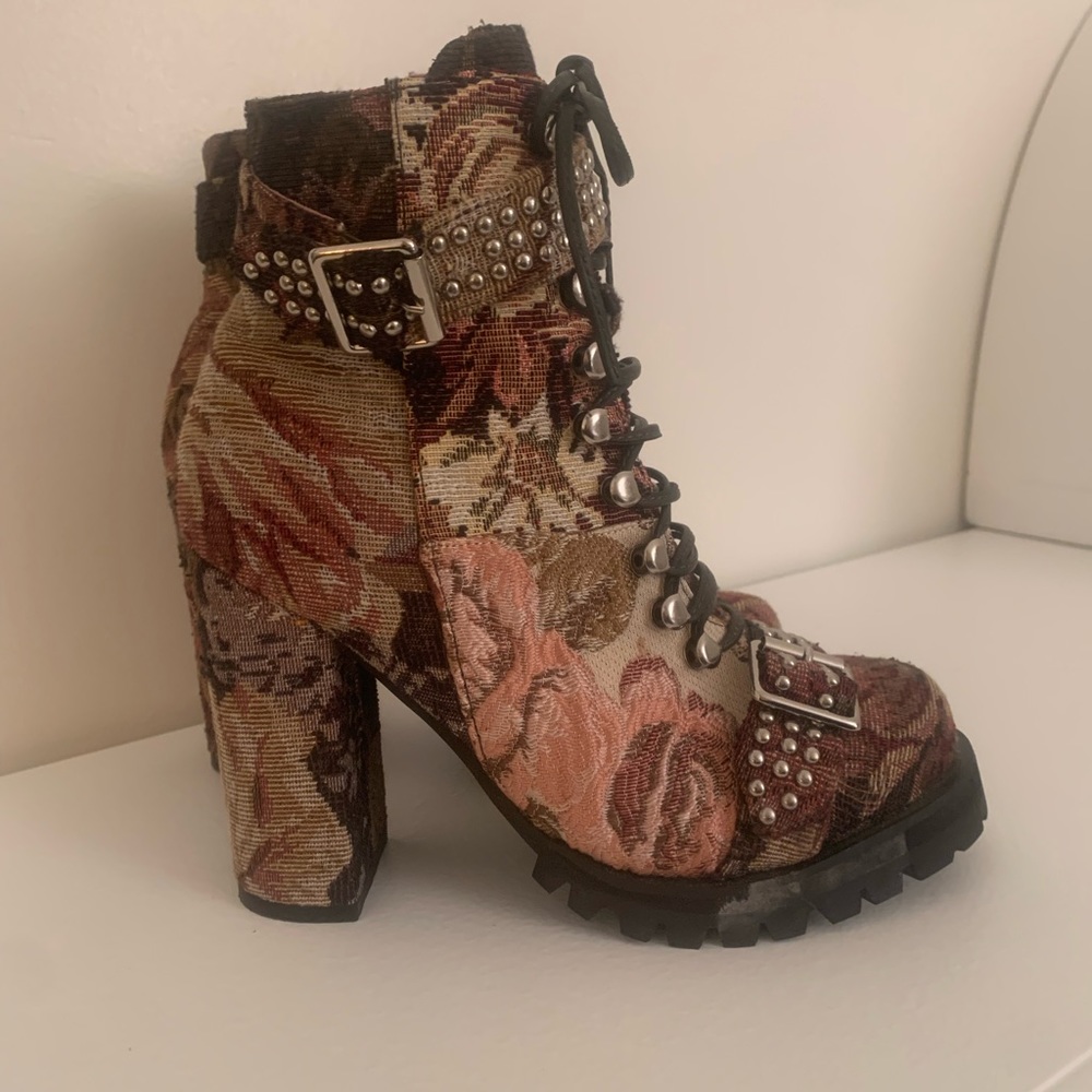 Floral Lilith Boots